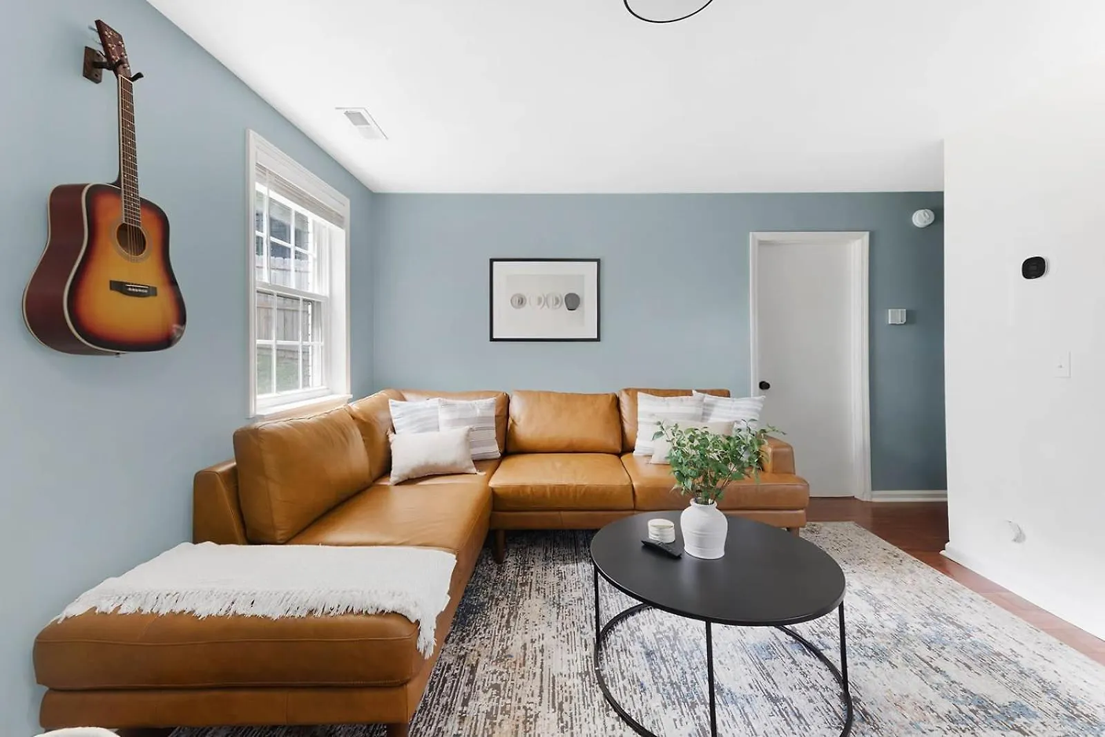The Blue Bungalow - 4 Beds And 7 Mins To Broadway! United States