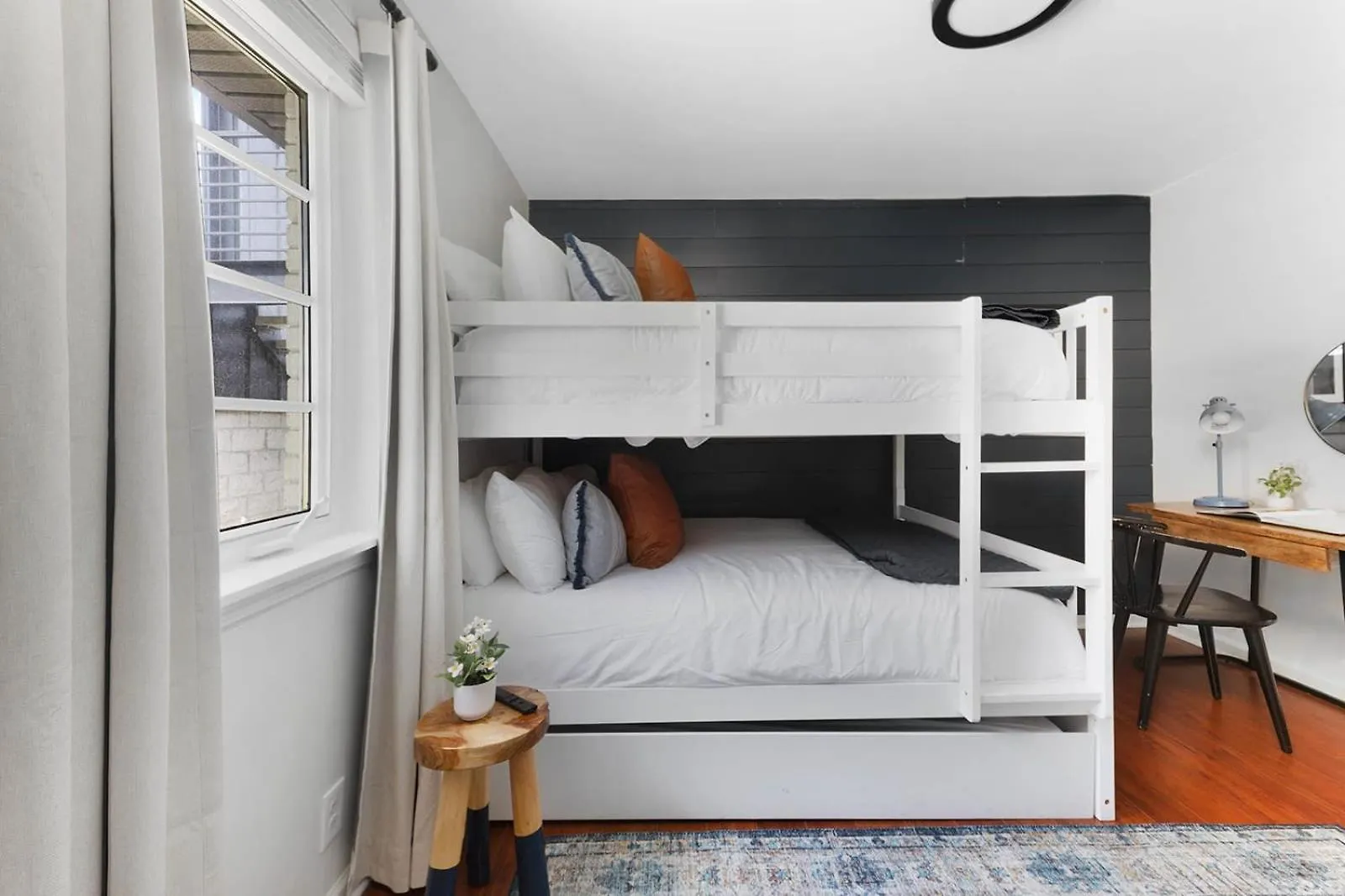 The Blue Bungalow - 4 Beds And 7 Mins To Broadway! Nashville