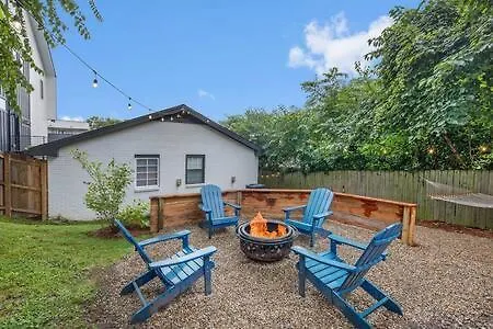 The Blue Bungalow - 4 Beds And 7 Mins To Broadway! Nashville