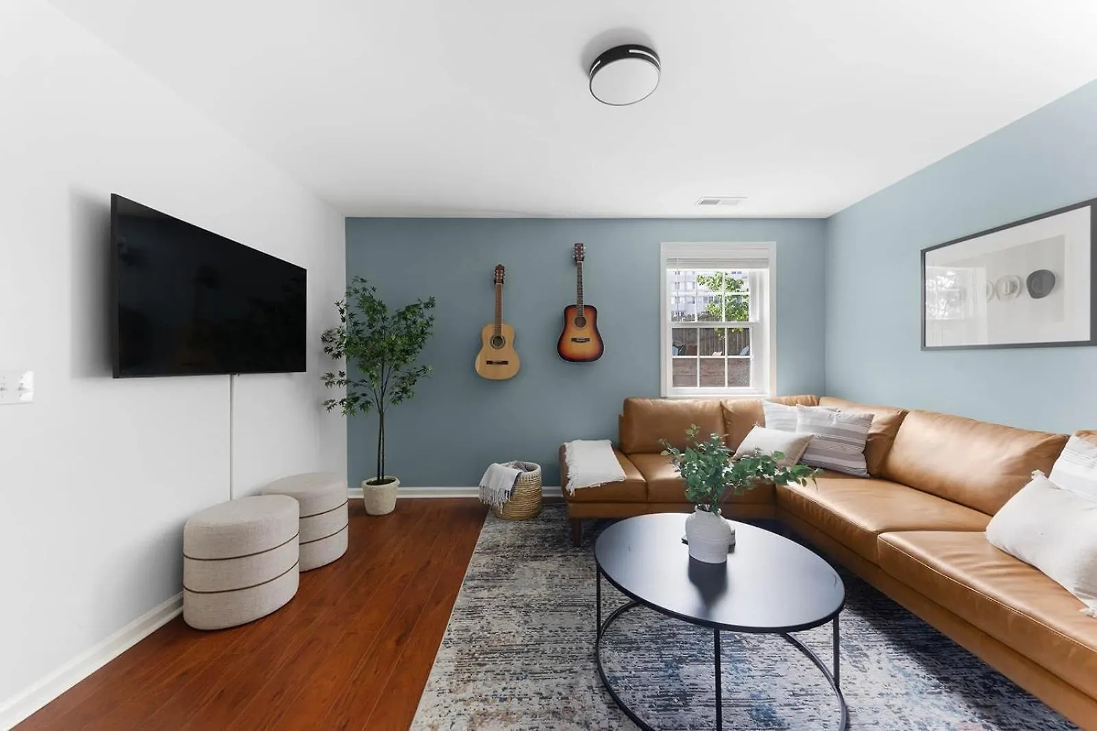 The Blue Bungalow - 4 Beds And 7 Mins To Broadway! United States