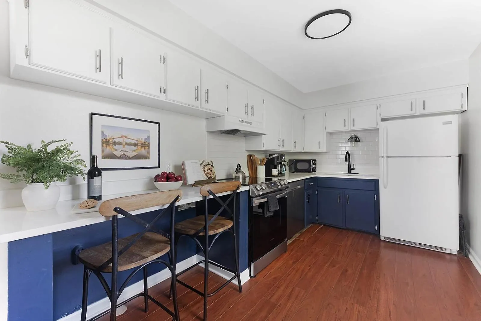 The Blue Bungalow - 4 Beds And 7 Mins To Broadway! Nashville